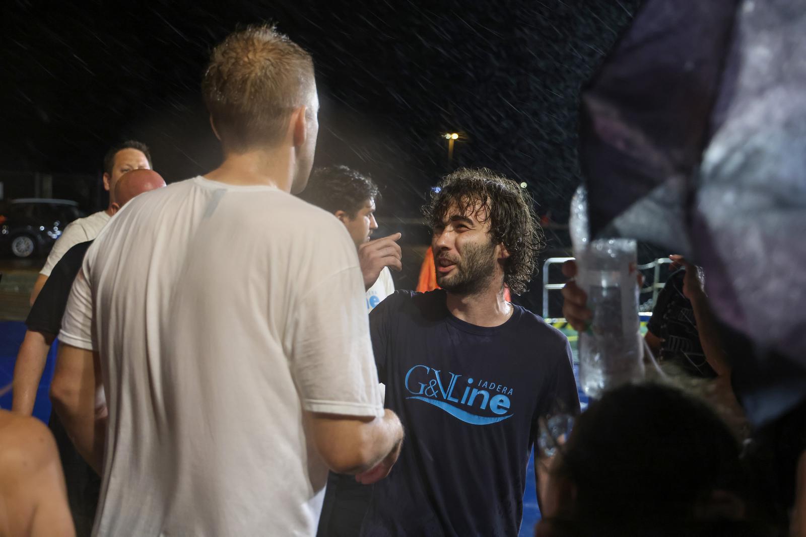 Zadar: Trajekt “Jadran” dovezao putnike sa potonulog katamarana “Melita” u luku Gaženica