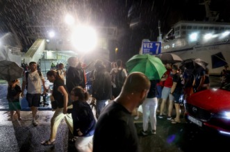 Zadar: Trajekt “Jadran” dovezao putnike sa potonulog katamarana “Melita” u luku Gaženica