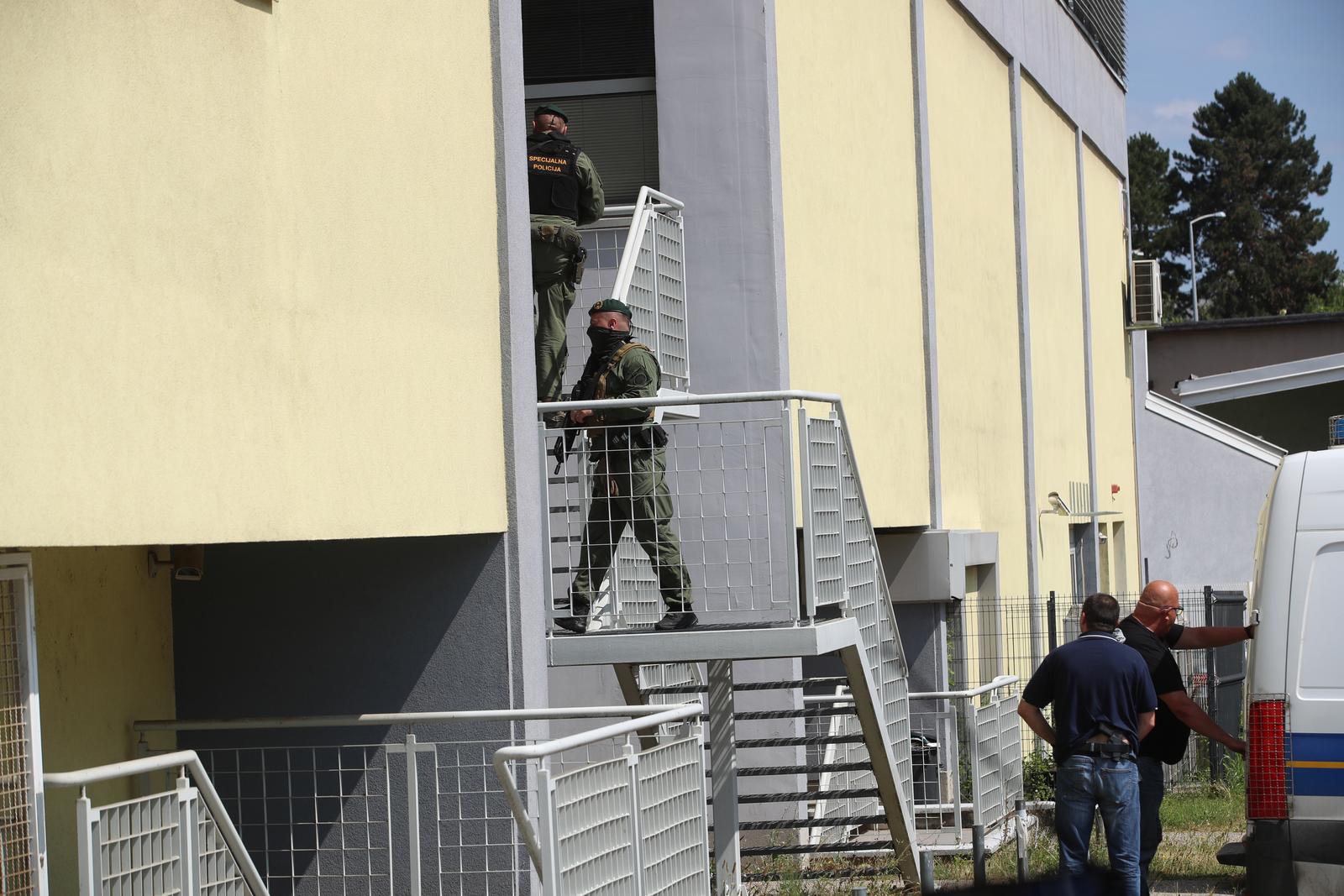 Vojnik osumnji?en za dvostruko ubojstvo doveden na ispitivanje u dravno odvjetnitvo