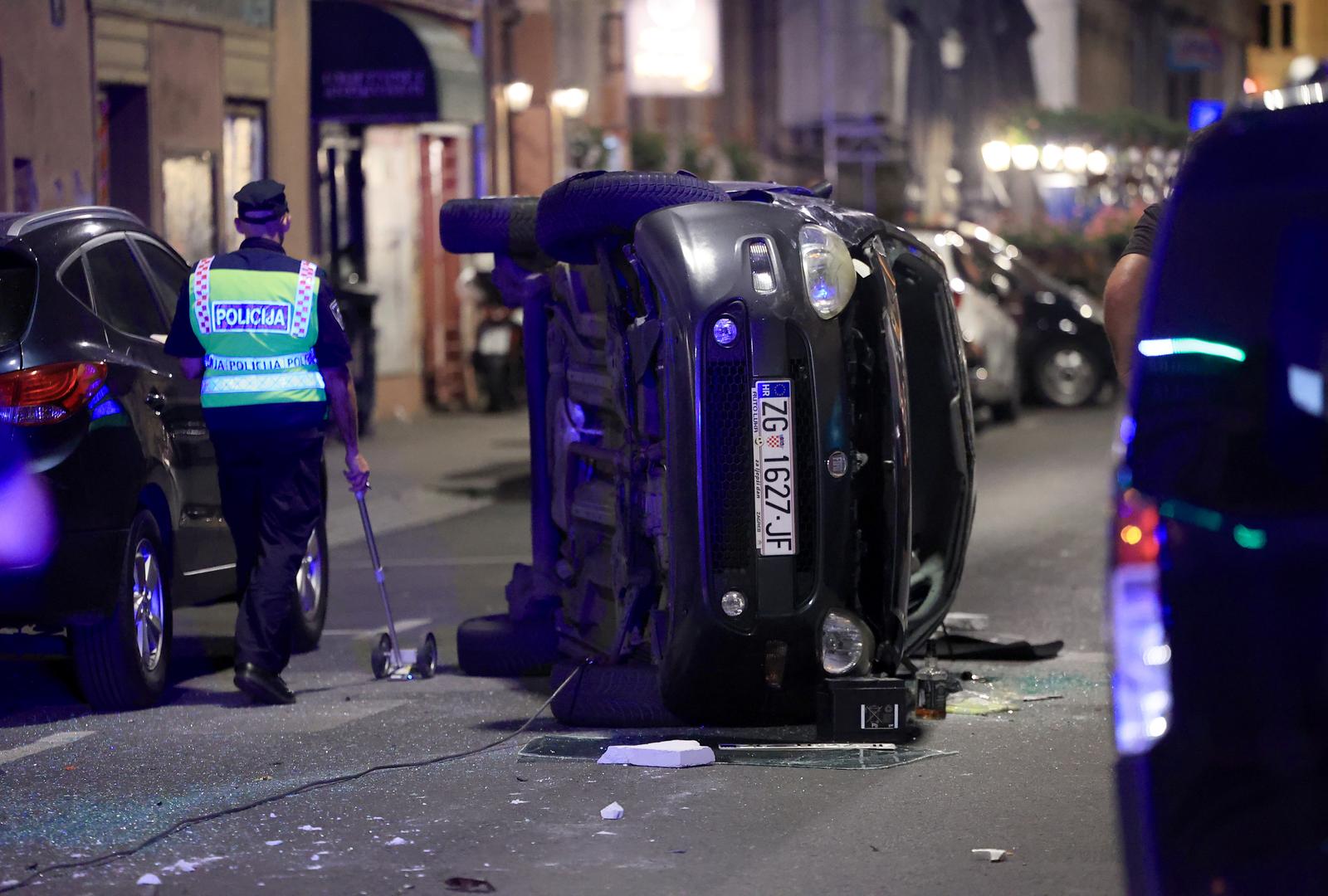 Zagreb: U Medulićevoj se zabio u četiri parkirana vozila te završio na boku