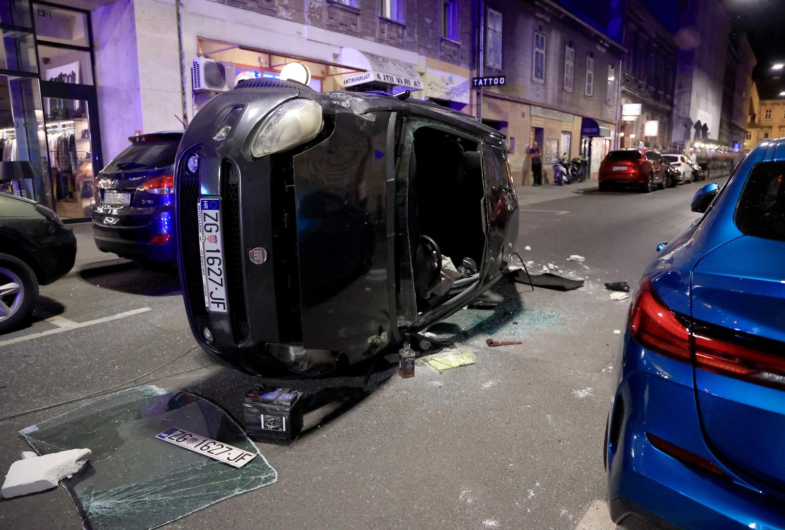 Zagreb: U Medulićevoj se zabio u četiri parkirana vozila te završio na boku