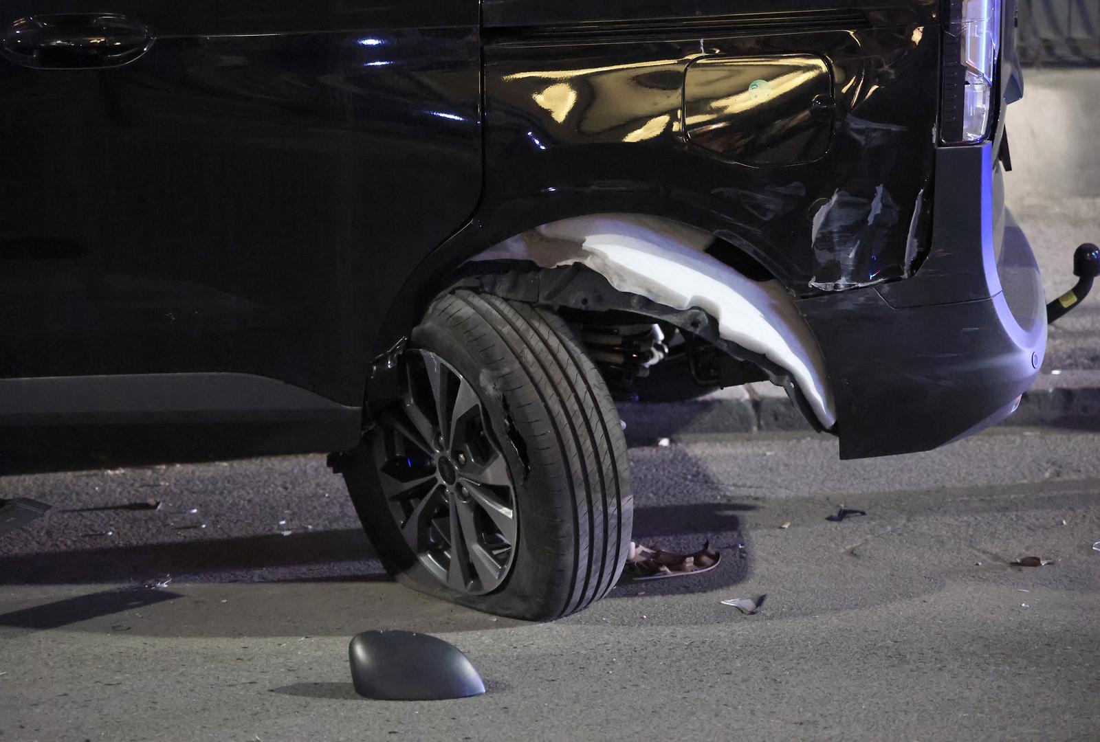 Zagreb: U Medulićevoj se zabio u četiri parkirana vozila te završio na boku