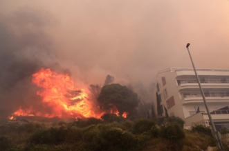 Buknuo veliki požar u Pisku, vatra došla do kuća Buknuo veliki požar u Pisku, vatra došla do kuća