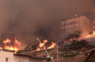 Buknuo veliki požar u Pisku, vatra došla do kuća Buknuo veliki požar u Pisku, vatra došla do kuća