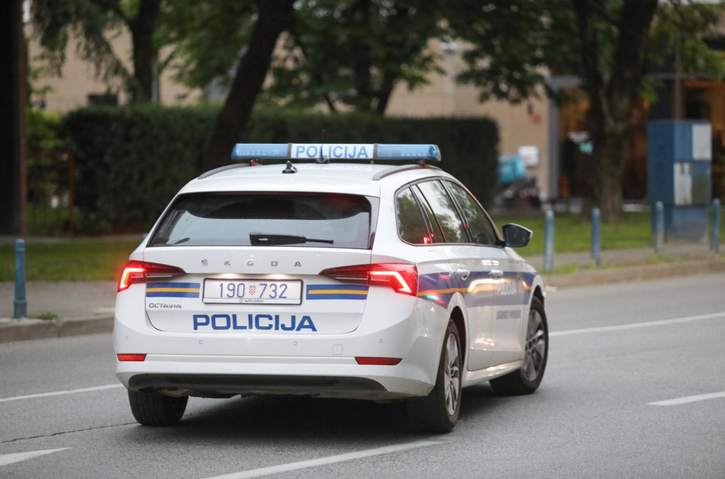 Opljačkana pošta u Avenue Mallu u Zagrebu Opljačkana pošta u Avenue Mallu u Zagrebu