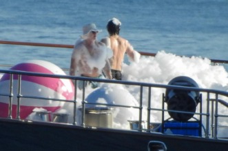 Jeff Bezos i Lauren Sanchez priredili raskošnu pjena-zabavu kod Cresa uoči vjenčanja u Veneciji Jeff Bezos i Lauren Sanchez priredili raskošnu pjena-zabavu kod Cresa uoči vjenčanja u Veneciji