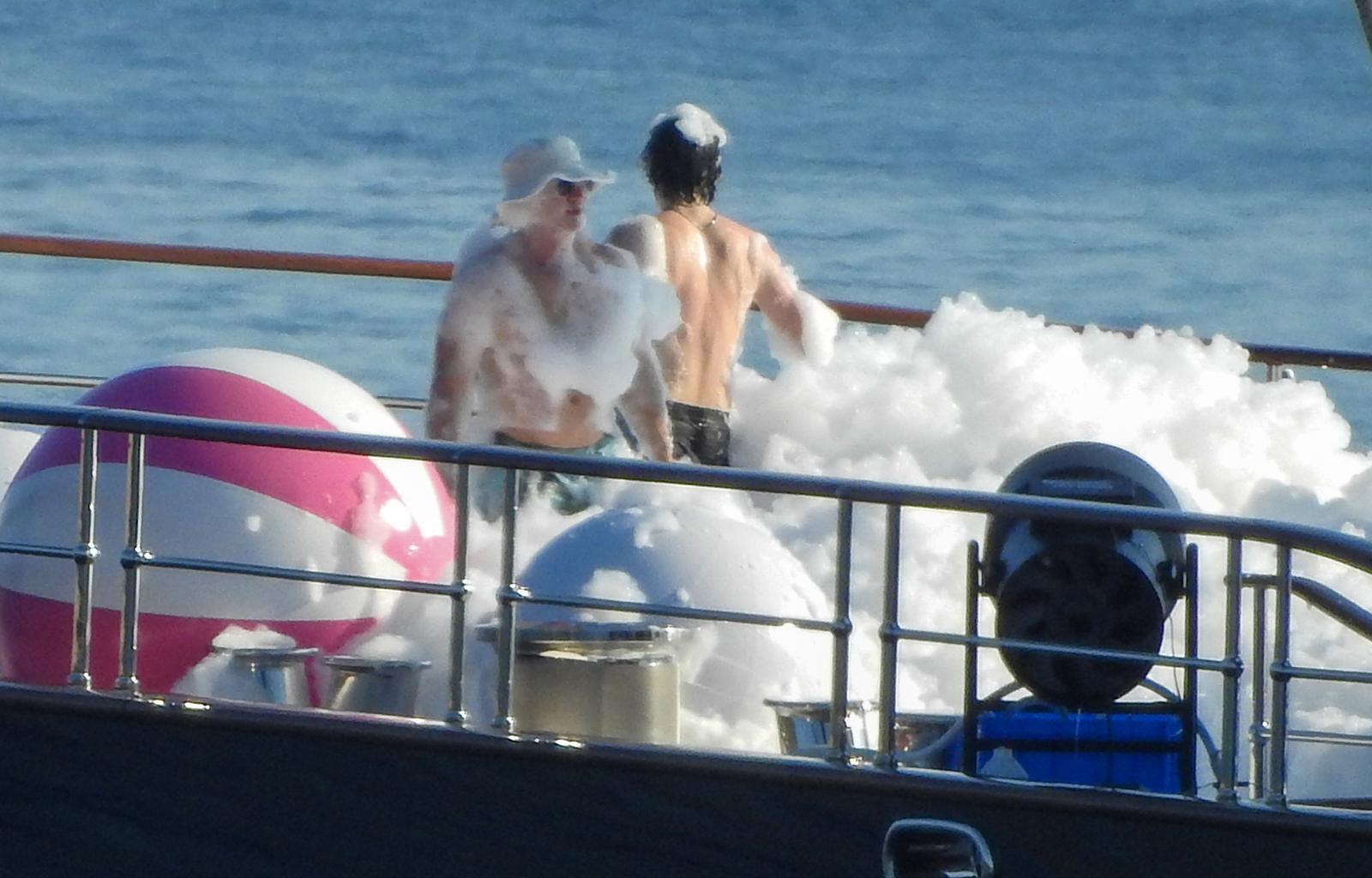 Jeff Bezos i Lauren Sanchez priredili raskošnu pjena-zabavu kod Cresa uoči vjenčanja u Veneciji Jeff Bezos i Lauren Sanchez priredili raskošnu pjena-zabavu kod Cresa uoči vjenčanja u Veneciji