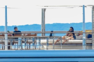 Jeff Bezos i Lauren Sanchez priredili raskošnu pjena-zabavu kod Cresa uoči vjenčanja u Veneciji Jeff Bezos i Lauren Sanchez priredili raskošnu pjena-zabavu kod Cresa uoči vjenčanja u Veneciji