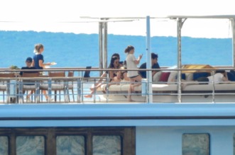 Jeff Bezos i Lauren Sanchez priredili raskošnu pjena-zabavu kod Cresa uoči vjenčanja u Veneciji Jeff Bezos i Lauren Sanchez priredili raskošnu pjena-zabavu kod Cresa uoči vjenčanja u Veneciji