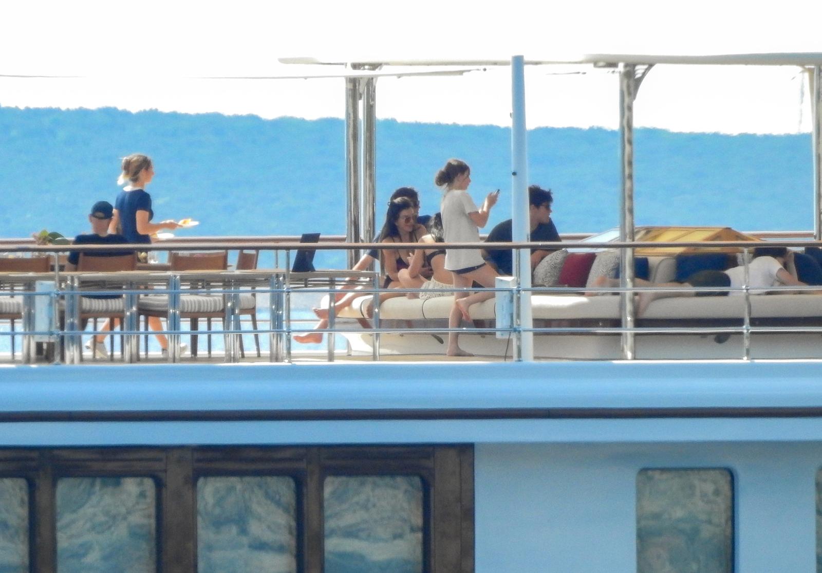 Jeff Bezos i Lauren Sanchez priredili raskošnu pjena-zabavu kod Cresa uoči vjenčanja u Veneciji Jeff Bezos i Lauren Sanchez priredili raskošnu pjena-zabavu kod Cresa uoči vjenčanja u Veneciji