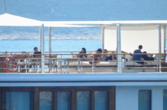 Jeff Bezos i Lauren Sanchez priredili raskošnu pjena-zabavu kod Cresa uoči vjenčanja u Veneciji Jeff Bezos i Lauren Sanchez priredili raskošnu pjena-zabavu kod Cresa uoči vjenčanja u Veneciji