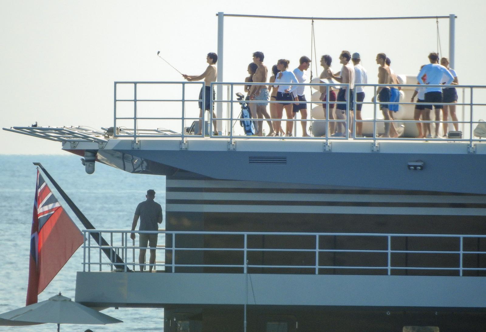 Jeff Bezos i Lauren Sanchez priredili raskošnu pjena-zabavu kod Cresa uoči vjenčanja u Veneciji Jeff Bezos i Lauren Sanchez priredili raskošnu pjena-zabavu kod Cresa uoči vjenčanja u Veneciji