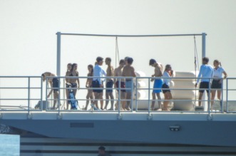 Jeff Bezos i Lauren Sanchez priredili raskošnu pjena-zabavu kod Cresa uoči vjenčanja u Veneciji Jeff Bezos i Lauren Sanchez priredili raskošnu pjena-zabavu kod Cresa uoči vjenčanja u Veneciji