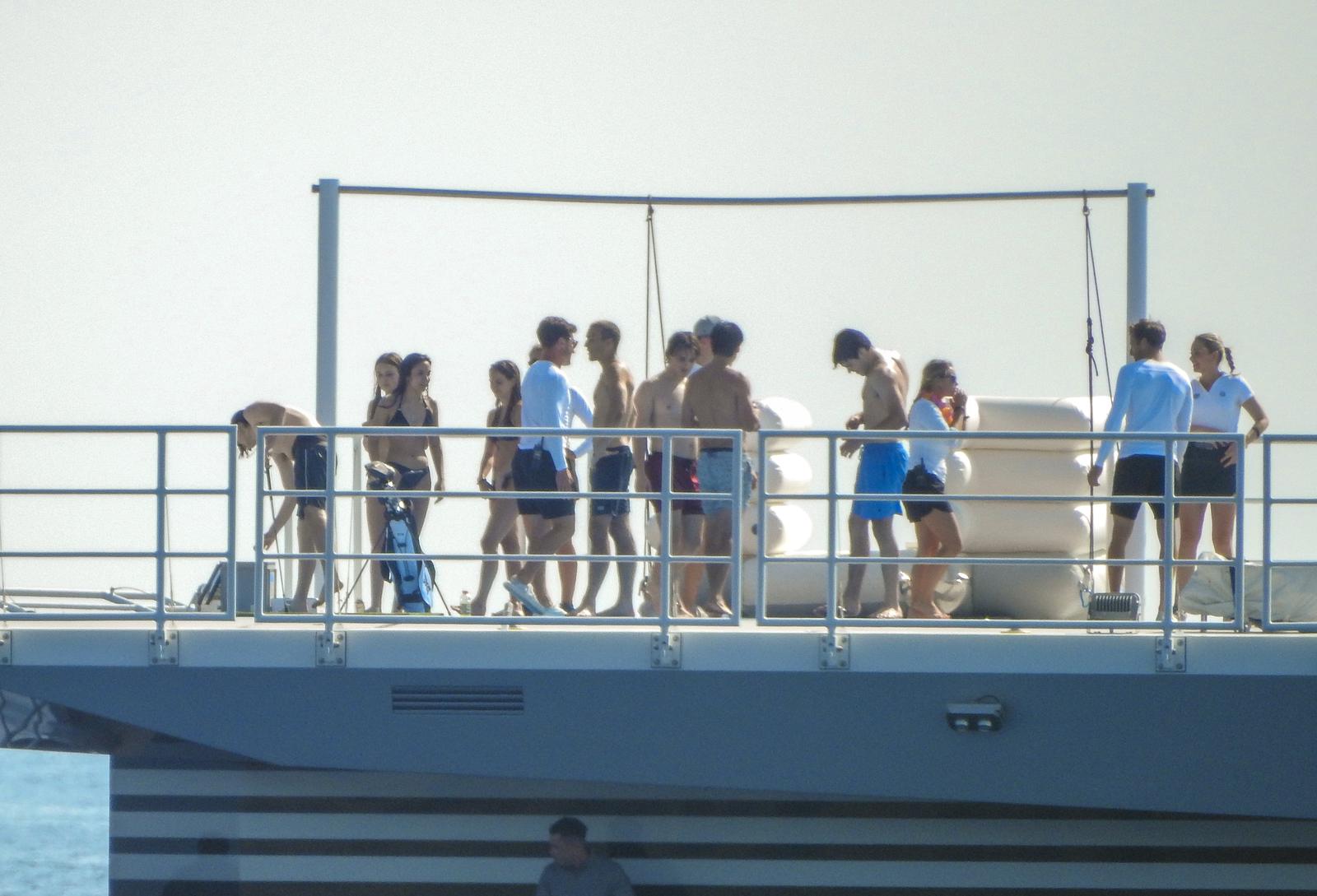 Jeff Bezos i Lauren Sanchez priredili raskošnu pjena-zabavu kod Cresa uoči vjenčanja u Veneciji Jeff Bezos i Lauren Sanchez priredili raskošnu pjena-zabavu kod Cresa uoči vjenčanja u Veneciji