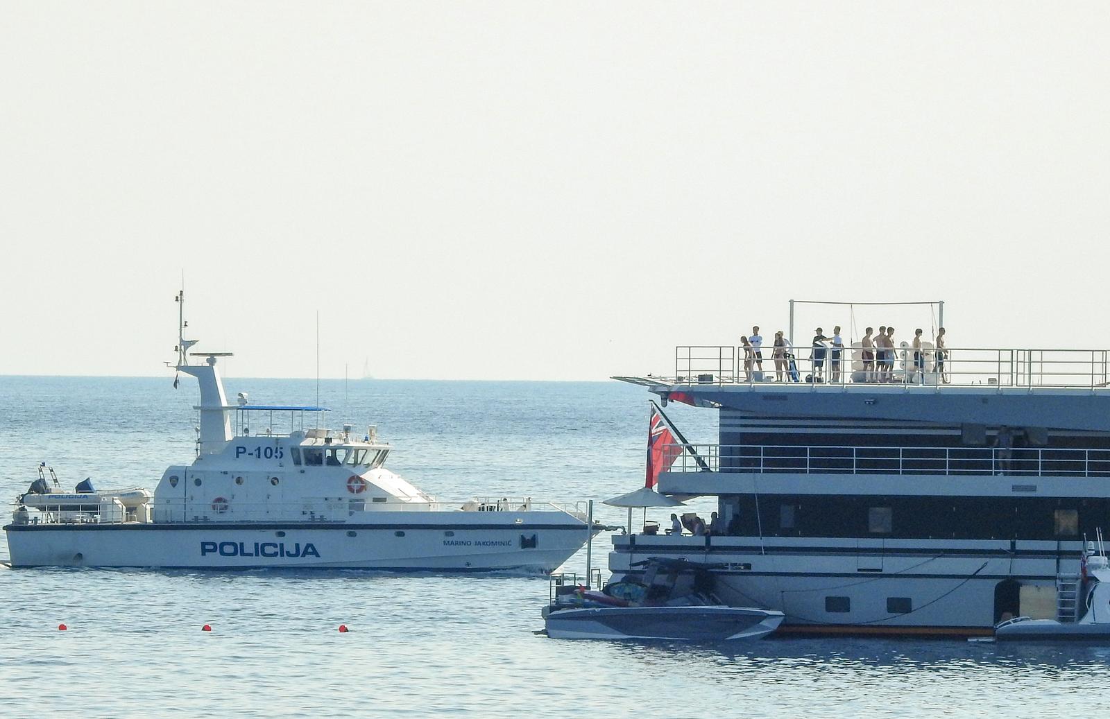 Jeff Bezos i Lauren Sanchez priredili raskošnu pjena-zabavu kod Cresa uoči vjenčanja u Veneciji Jeff Bezos i Lauren Sanchez priredili raskošnu pjena-zabavu kod Cresa uoči vjenčanja u Veneciji