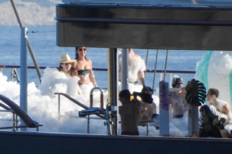 Jeff Bezos i Lauren Sanchez priredili raskošnu pjena-zabavu kod Cresa uoči vjenčanja u Veneciji Jeff Bezos i Lauren Sanchez priredili raskošnu pjena-zabavu kod Cresa uoči vjenčanja u Veneciji