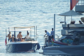 Jeff Bezos i Lauren Sanchez priredili raskošnu pjena-zabavu kod Cresa uoči vjenčanja u Veneciji Jeff Bezos i Lauren Sanchez priredili raskošnu pjena-zabavu kod Cresa uoči vjenčanja u Veneciji