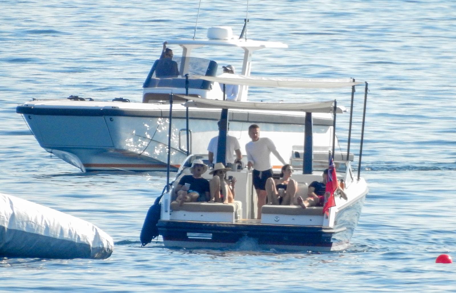 Jeff Bezos i Lauren Sanchez priredili raskošnu pjena-zabavu kod Cresa uoči vjenčanja u Veneciji Jeff Bezos i Lauren Sanchez priredili raskošnu pjena-zabavu kod Cresa uoči vjenčanja u Veneciji