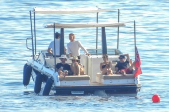 Jeff Bezos i Lauren Sanchez priredili raskošnu pjena-zabavu kod Cresa uoči vjenčanja u Veneciji Jeff Bezos i Lauren Sanchez priredili raskošnu pjena-zabavu kod Cresa uoči vjenčanja u Veneciji