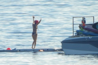 Jeff Bezos i Lauren Sanchez priredili raskošnu pjena-zabavu kod Cresa uoči vjenčanja u Veneciji Jeff Bezos i Lauren Sanchez priredili raskošnu pjena-zabavu kod Cresa uoči vjenčanja u Veneciji