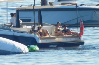 Jeff Bezos i Lauren Sanchez priredili raskošnu pjena-zabavu kod Cresa uoči vjenčanja u Veneciji Jeff Bezos i Lauren Sanchez priredili raskošnu pjena-zabavu kod Cresa uoči vjenčanja u Veneciji