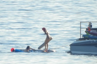 Jeff Bezos i Lauren Sanchez priredili raskošnu pjena-zabavu kod Cresa uoči vjenčanja u Veneciji Jeff Bezos i Lauren Sanchez priredili raskošnu pjena-zabavu kod Cresa uoči vjenčanja u Veneciji