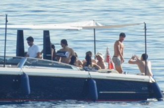 Jeff Bezos i Lauren Sanchez priredili raskošnu pjena-zabavu kod Cresa uoči vjenčanja u Veneciji Jeff Bezos i Lauren Sanchez priredili raskošnu pjena-zabavu kod Cresa uoči vjenčanja u Veneciji