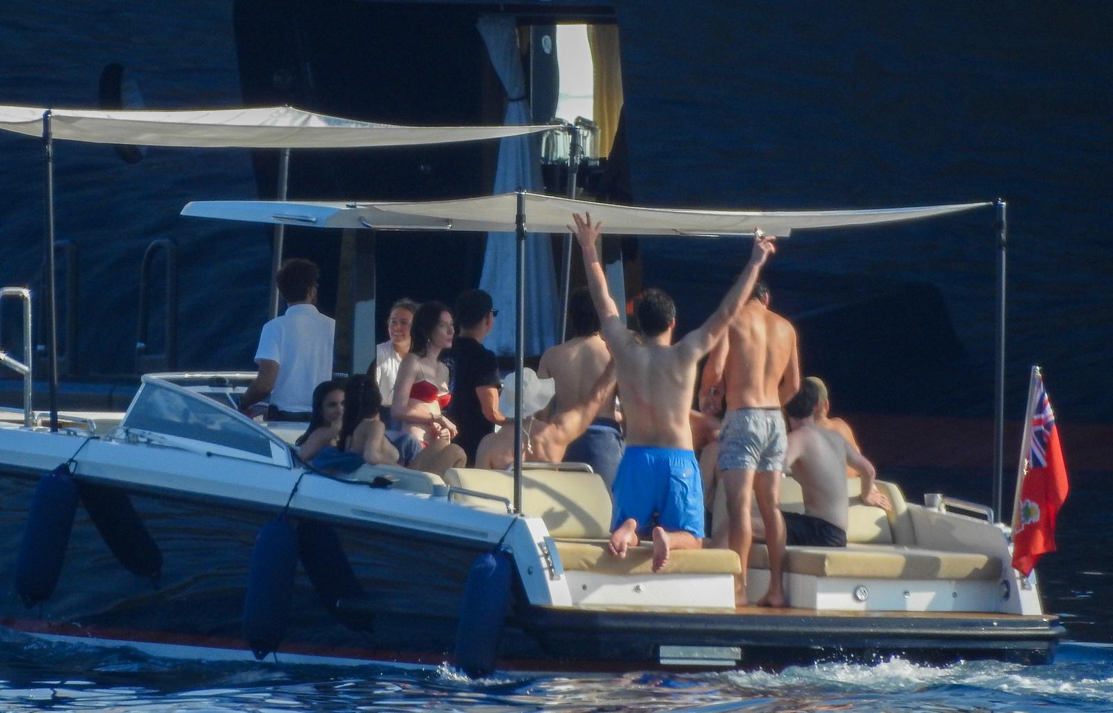 Jeff Bezos i Lauren Sanchez priredili raskošnu pjena-zabavu kod Cresa uoči vjenčanja u Veneciji Jeff Bezos i Lauren Sanchez priredili raskošnu pjena-zabavu kod Cresa uoči vjenčanja u Veneciji