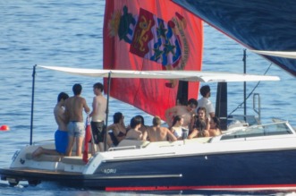 Jeff Bezos i Lauren Sanchez priredili raskošnu pjena-zabavu kod Cresa uoči vjenčanja u Veneciji Jeff Bezos i Lauren Sanchez priredili raskošnu pjena-zabavu kod Cresa uoči vjenčanja u Veneciji