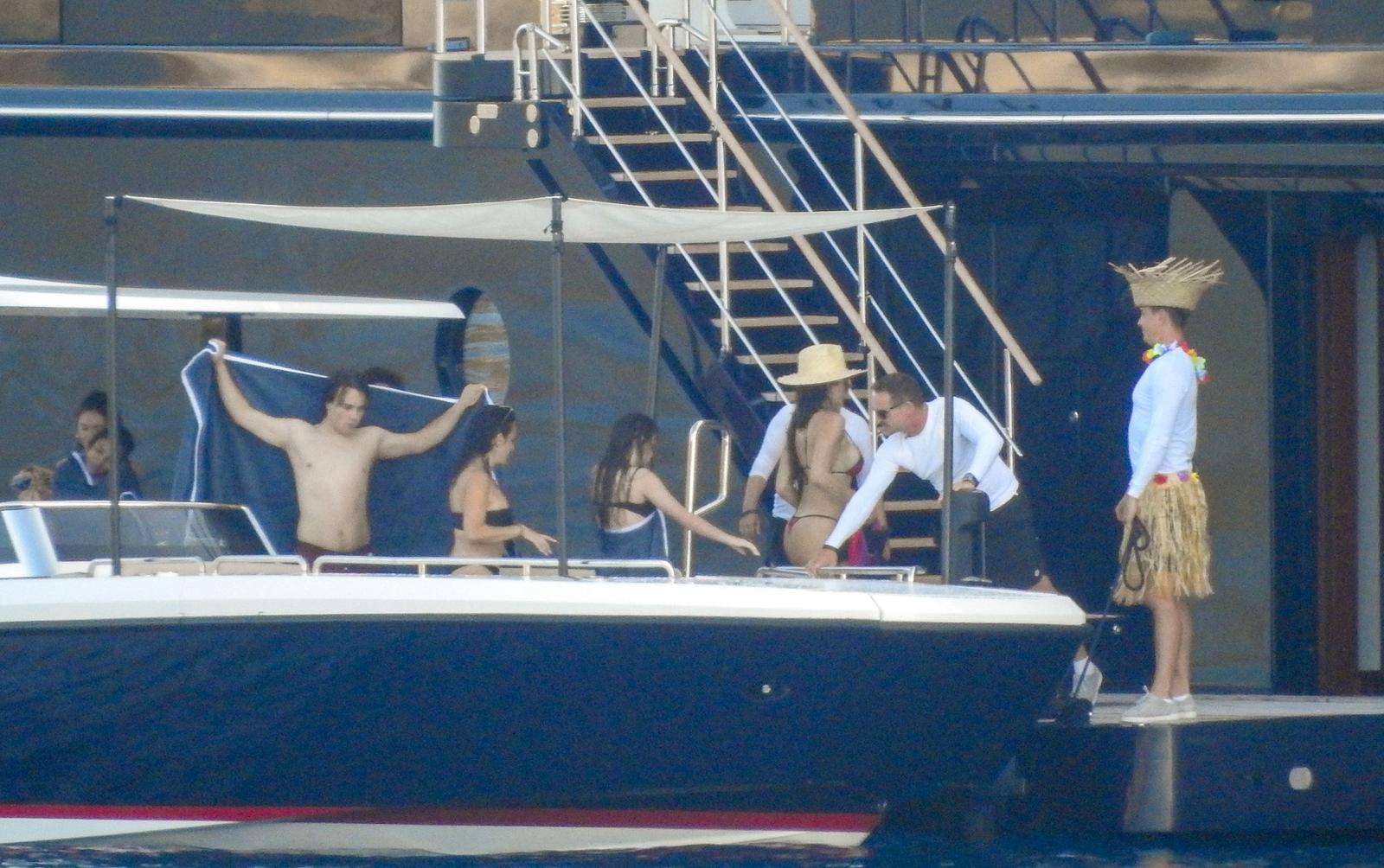 Jeff Bezos i Lauren Sanchez priredili raskošnu pjena-zabavu kod Cresa uoči vjenčanja u Veneciji Jeff Bezos i Lauren Sanchez priredili raskošnu pjena-zabavu kod Cresa uoči vjenčanja u Veneciji