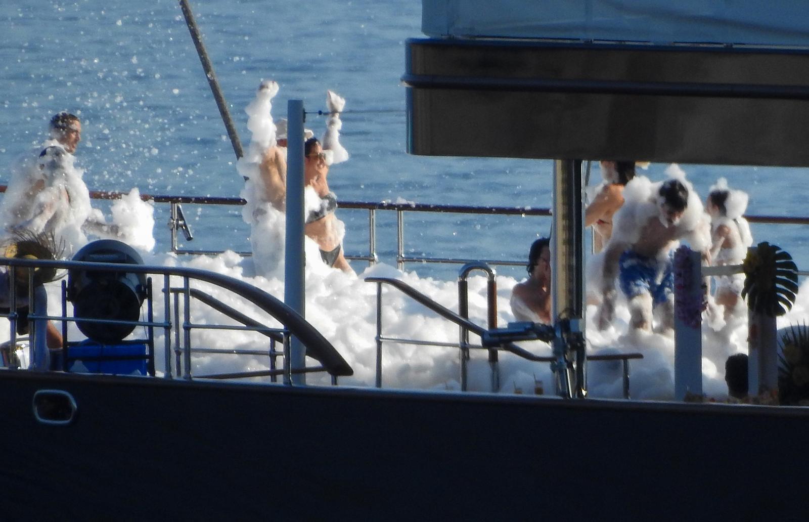 Jeff Bezos i Lauren Sanchez priredili raskošnu pjena-zabavu kod Cresa uoči vjenčanja u Veneciji Jeff Bezos i Lauren Sanchez priredili raskošnu pjena-zabavu kod Cresa uoči vjenčanja u Veneciji