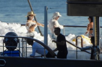 Jeff Bezos i Lauren Sanchez priredili raskošnu pjena-zabavu kod Cresa uoči vjenčanja u Veneciji Jeff Bezos i Lauren Sanchez priredili raskošnu pjena-zabavu kod Cresa uoči vjenčanja u Veneciji