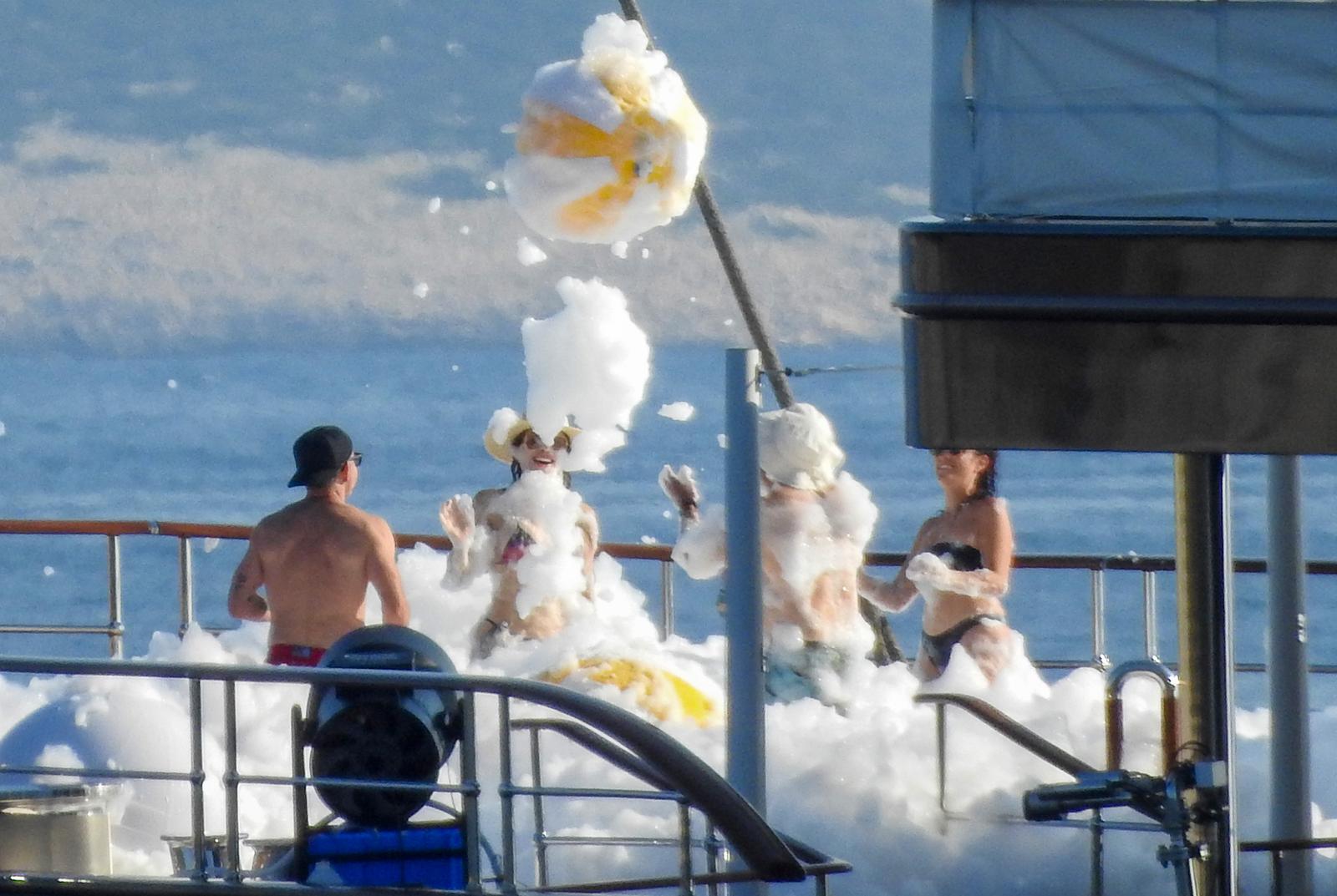 Jeff Bezos i Lauren Sanchez priredili raskošnu pjena-zabavu kod Cresa uoči vjenčanja u Veneciji Jeff Bezos i Lauren Sanchez priredili raskošnu pjena-zabavu kod Cresa uoči vjenčanja u Veneciji