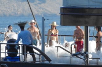 Jeff Bezos i Lauren Sanchez priredili raskošnu pjena-zabavu kod Cresa uoči vjenčanja u Veneciji Jeff Bezos i Lauren Sanchez priredili raskošnu pjena-zabavu kod Cresa uoči vjenčanja u Veneciji