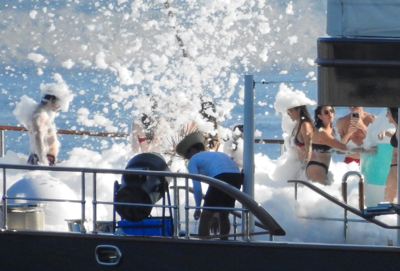 Jeff Bezos i Lauren Sanchez priredili raskošnu pjena-zabavu kod Cresa uoči vjenčanja u Veneciji Jeff Bezos i Lauren Sanchez priredili raskošnu pjena-zabavu kod Cresa uoči vjenčanja u Veneciji