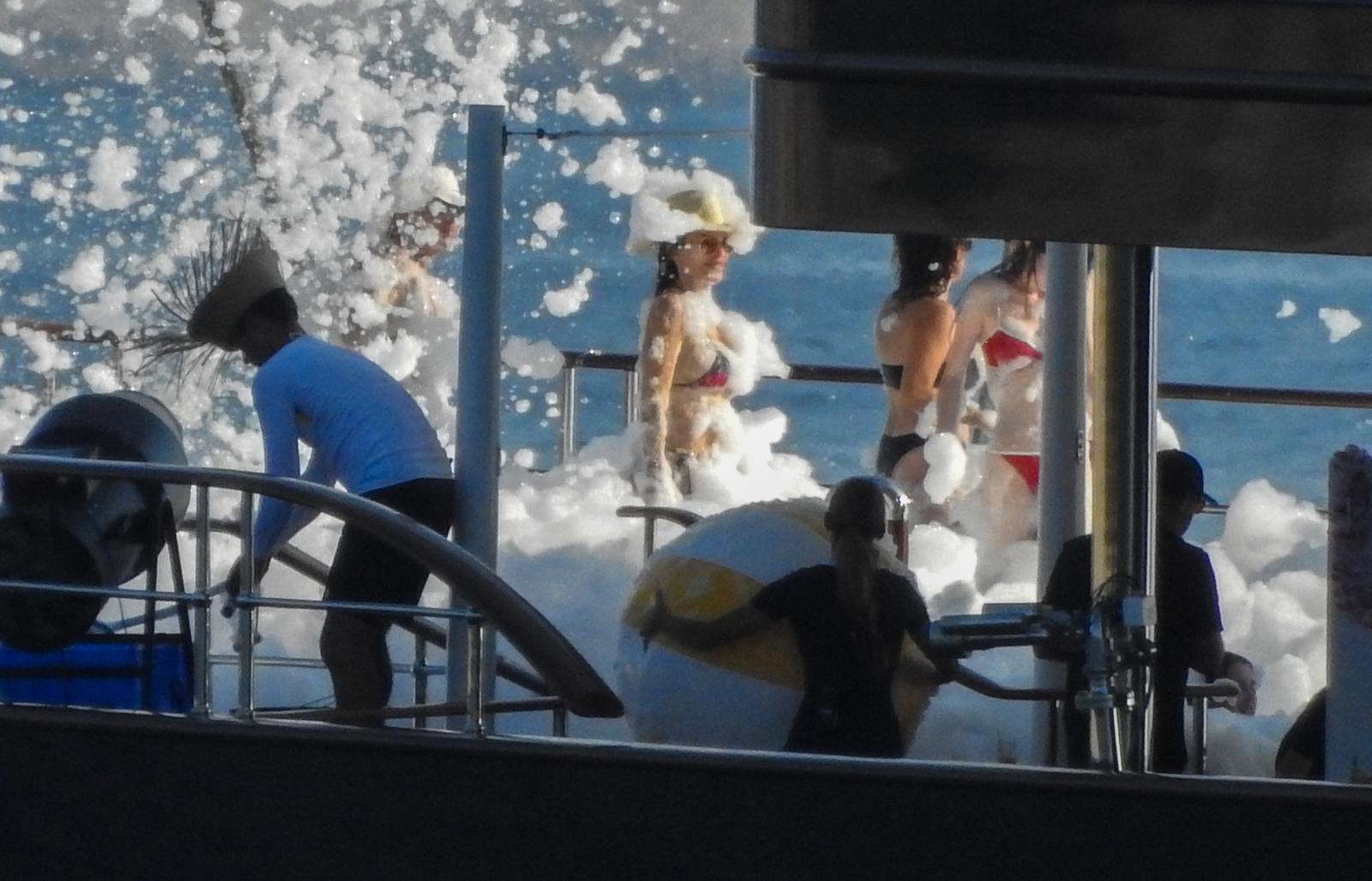 Jeff Bezos i Lauren Sanchez priredili raskošnu pjena-zabavu kod Cresa uoči vjenčanja u Veneciji Jeff Bezos i Lauren Sanchez priredili raskošnu pjena-zabavu kod Cresa uoči vjenčanja u Veneciji