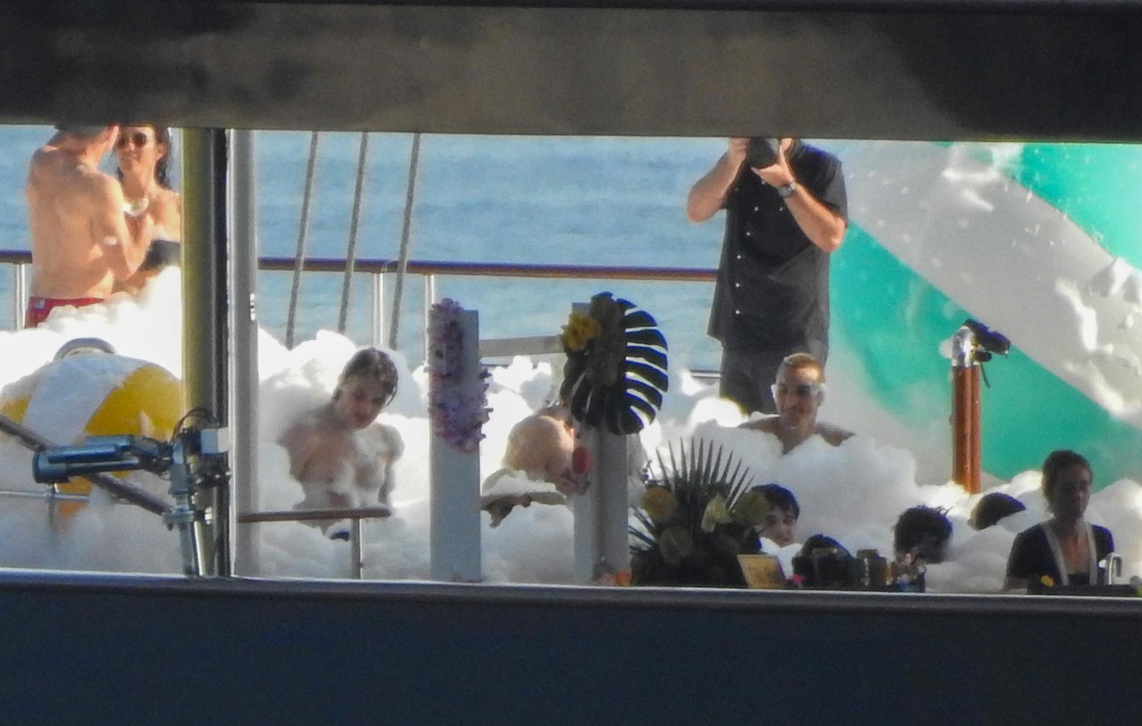 Jeff Bezos i Lauren Sanchez priredili raskošnu pjena-zabavu kod Cresa uoči vjenčanja u Veneciji Jeff Bezos i Lauren Sanchez priredili raskošnu pjena-zabavu kod Cresa uoči vjenčanja u Veneciji