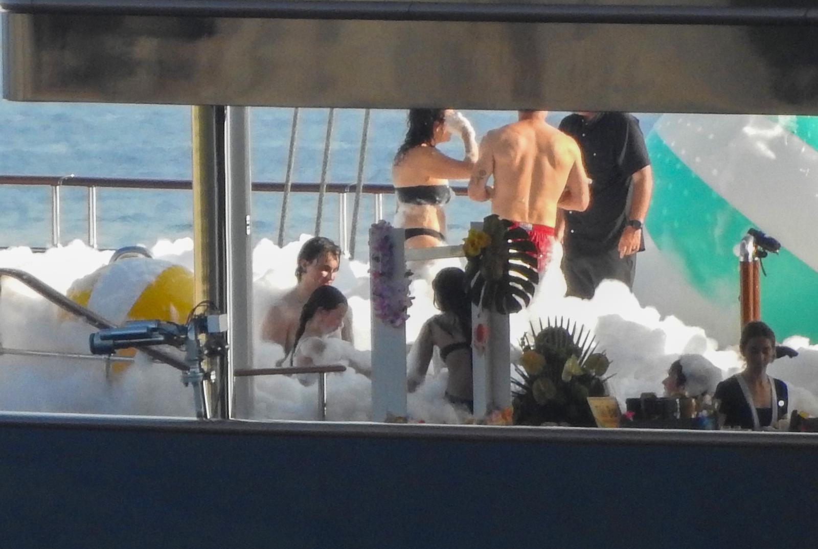 Jeff Bezos i Lauren Sanchez priredili raskošnu pjena-zabavu kod Cresa uoči vjenčanja u Veneciji Jeff Bezos i Lauren Sanchez priredili raskošnu pjena-zabavu kod Cresa uoči vjenčanja u Veneciji