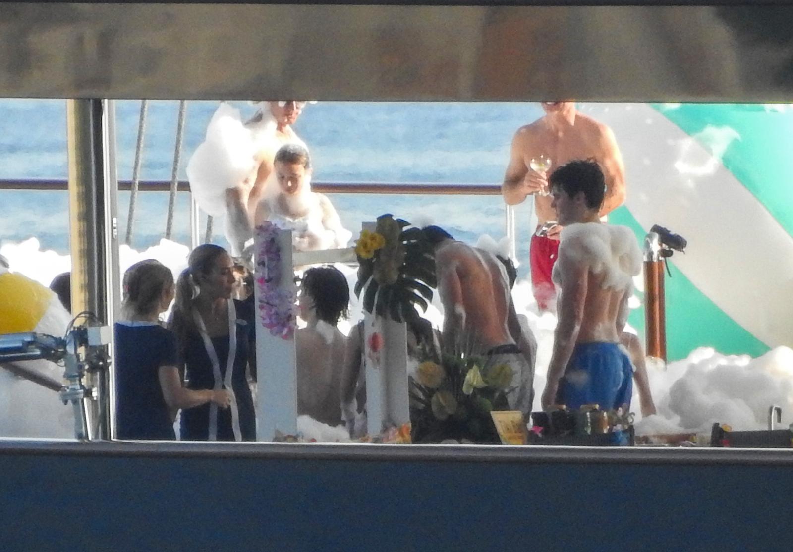 Jeff Bezos i Lauren Sanchez priredili raskošnu pjena-zabavu kod Cresa uoči vjenčanja u Veneciji Jeff Bezos i Lauren Sanchez priredili raskošnu pjena-zabavu kod Cresa uoči vjenčanja u Veneciji