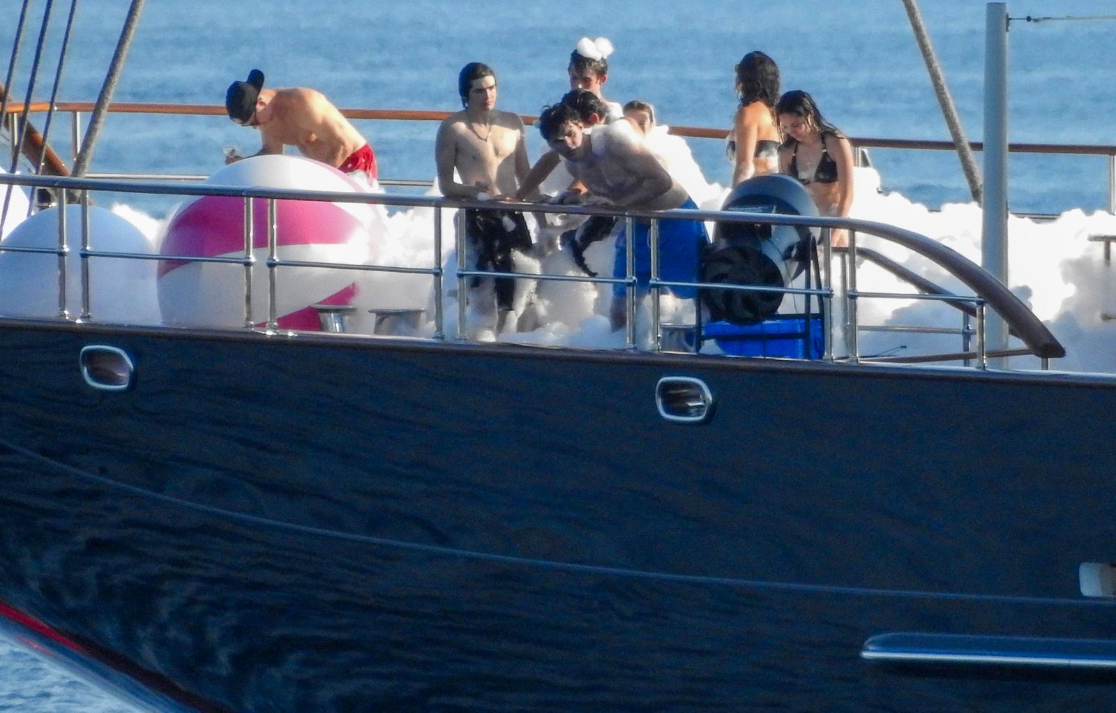 Jeff Bezos i Lauren Sanchez priredili raskošnu pjena-zabavu kod Cresa uoči vjenčanja u Veneciji Jeff Bezos i Lauren Sanchez priredili raskošnu pjena-zabavu kod Cresa uoči vjenčanja u Veneciji