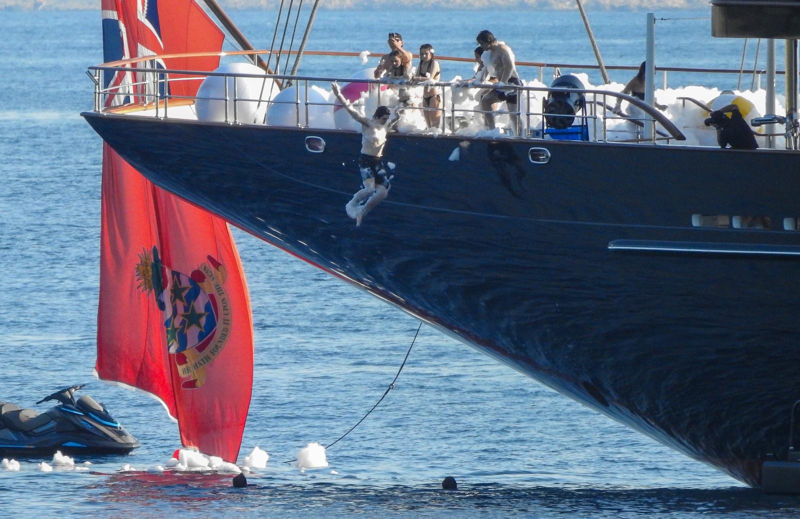 Jeff Bezos i Lauren Sanchez priredili raskošnu pjena-zabavu kod Cresa uoči vjenčanja u Veneciji Jeff Bezos i Lauren Sanchez priredili raskošnu pjena-zabavu kod Cresa uoči vjenčanja u Veneciji