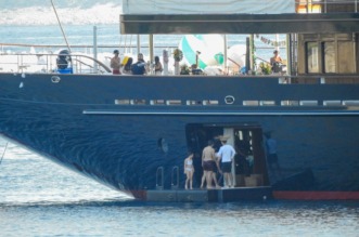 Jeff Bezos i Lauren Sanchez priredili raskošnu pjena-zabavu kod Cresa uoči vjenčanja u Veneciji Jeff Bezos i Lauren Sanchez priredili raskošnu pjena-zabavu kod Cresa uoči vjenčanja u Veneciji