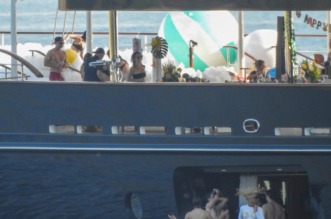 Jeff Bezos i Lauren Sanchez priredili raskošnu pjena-zabavu kod Cresa uoči vjenčanja u Veneciji Jeff Bezos i Lauren Sanchez priredili raskošnu pjena-zabavu kod Cresa uoči vjenčanja u Veneciji