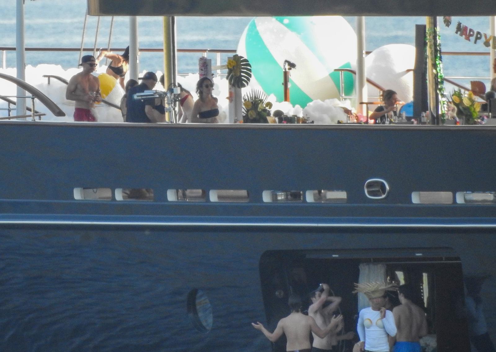 Jeff Bezos i Lauren Sanchez priredili raskošnu pjena-zabavu kod Cresa uoči vjenčanja u Veneciji Jeff Bezos i Lauren Sanchez priredili raskošnu pjena-zabavu kod Cresa uoči vjenčanja u Veneciji