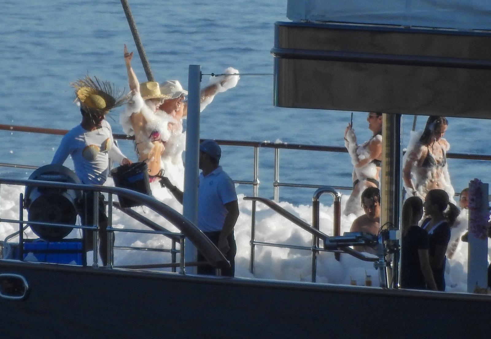 Jeff Bezos i Lauren Sanchez priredili raskošnu pjena-zabavu kod Cresa uoči vjenčanja u Veneciji Jeff Bezos i Lauren Sanchez priredili raskošnu pjena-zabavu kod Cresa uoči vjenčanja u Veneciji