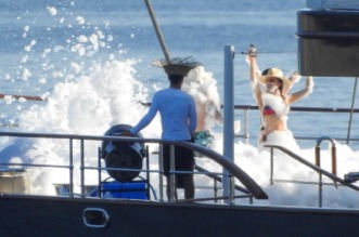 Jeff Bezos i Lauren Sanchez priredili raskošnu pjena-zabavu kod Cresa uoči vjenčanja u Veneciji Jeff Bezos i Lauren Sanchez priredili raskošnu pjena-zabavu kod Cresa uoči vjenčanja u Veneciji