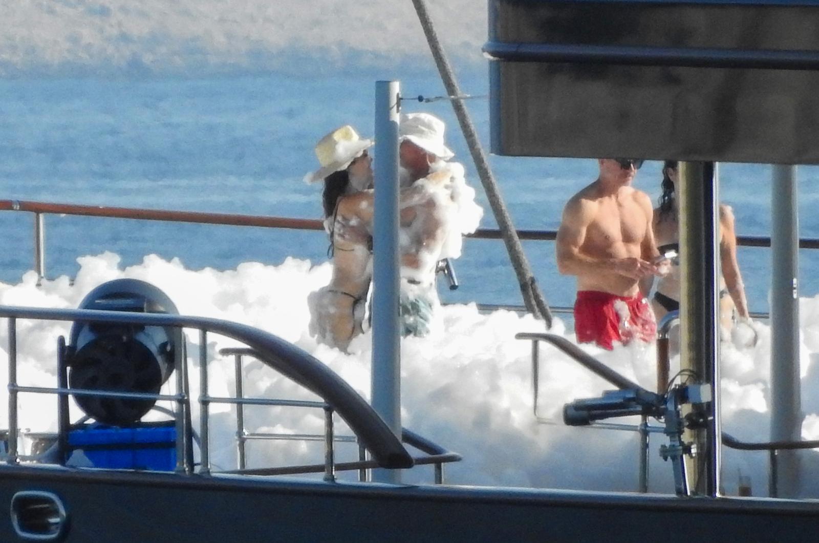 Jeff Bezos i Lauren Sanchez priredili raskošnu pjena-zabavu kod Cresa uoči vjenčanja u Veneciji Jeff Bezos i Lauren Sanchez priredili raskošnu pjena-zabavu kod Cresa uoči vjenčanja u Veneciji