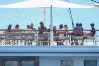 Jeff Bezos i Lauren Sanchez priredili raskošnu pjena-zabavu kod Cresa uoči vjenčanja u Veneciji Jeff Bezos i Lauren Sanchez priredili raskošnu pjena-zabavu kod Cresa uoči vjenčanja u Veneciji