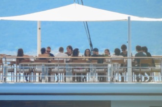 Jeff Bezos i Lauren Sanchez priredili raskošnu pjena-zabavu kod Cresa uoči vjenčanja u Veneciji Jeff Bezos i Lauren Sanchez priredili raskošnu pjena-zabavu kod Cresa uoči vjenčanja u Veneciji