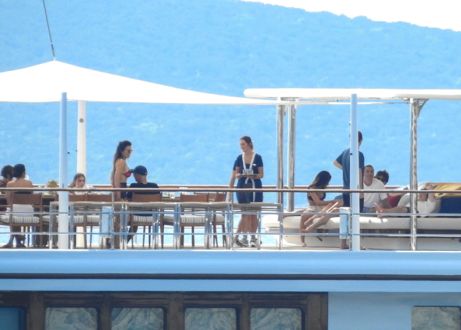 Jeff Bezos i Lauren Sanchez priredili raskošnu pjena-zabavu kod Cresa uoči vjenčanja u Veneciji Jeff Bezos i Lauren Sanchez priredili raskošnu pjena-zabavu kod Cresa uoči vjenčanja u Veneciji